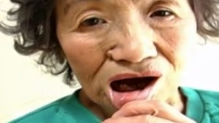 歯がない70代の高齢熟女おばあちゃんの極上フェラチオエロ動画【無料】